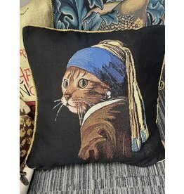 Cushion cover cat with a pearl earring