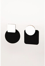 Oorbellen Zwart Wit  asymetrisch hypoallergene roestvrijstalen studs - Copy