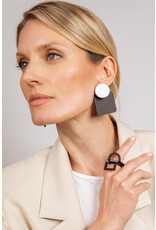 Oorbellen Zwart Wit  asymetrisch hypoallergene roestvrijstalen studs - Copy