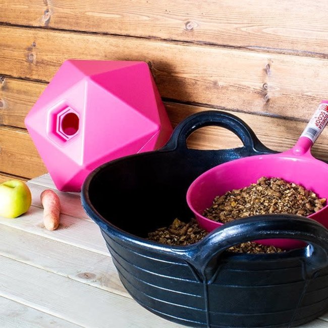 Red Gorilla Small Skip Rubber Voerbak Paard