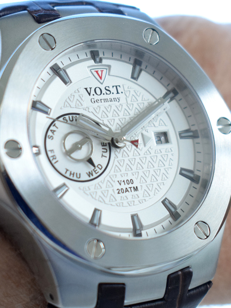 V.O.S.T. Germany V100.006 horloges opvallend van kwaliteit