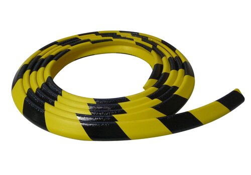 Rubberen stootrand voor hoekbescherming - 5000 x 30 x 30 x 8 mm - geel/zwart 