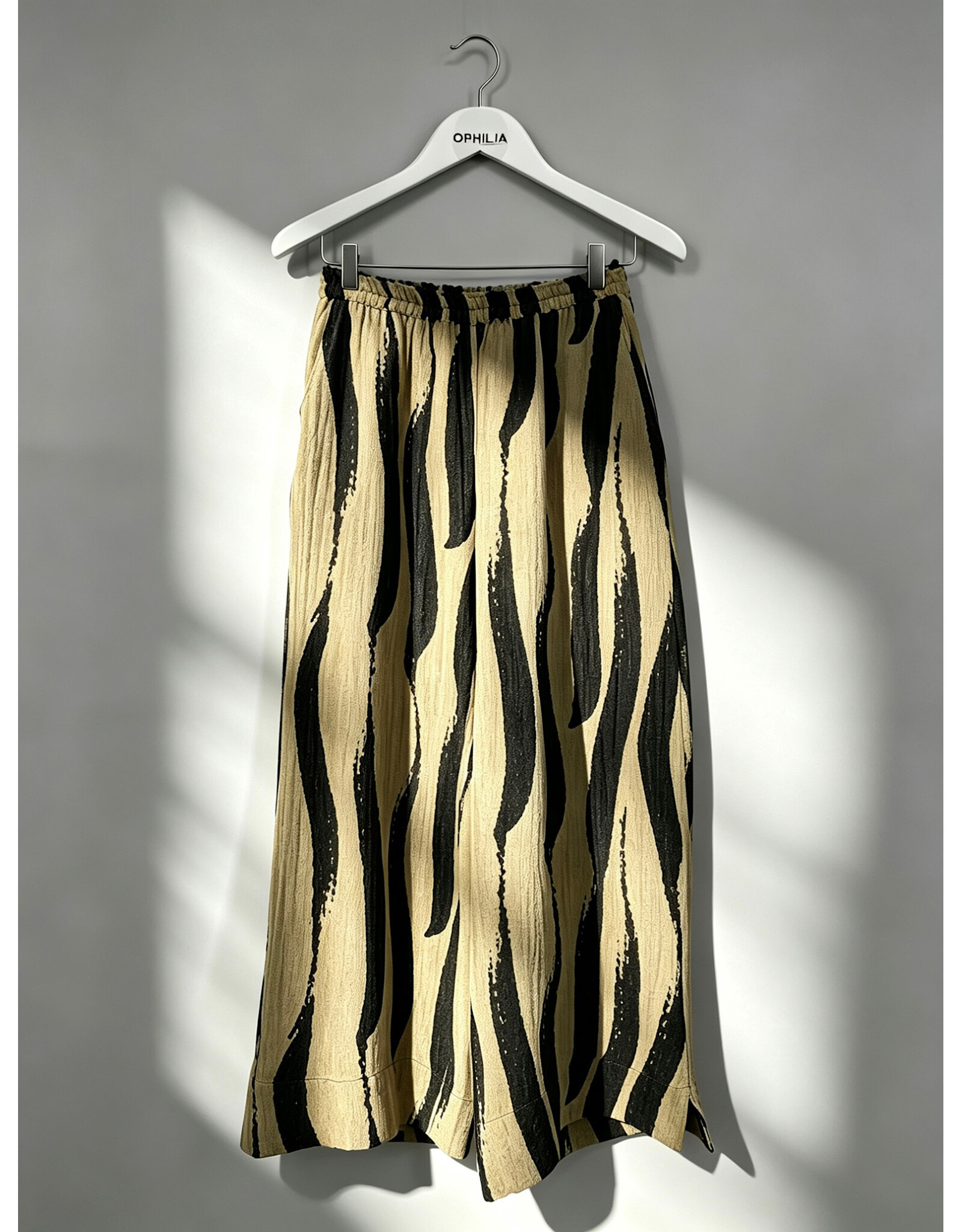 Ophilia Koko 26W linen dessin