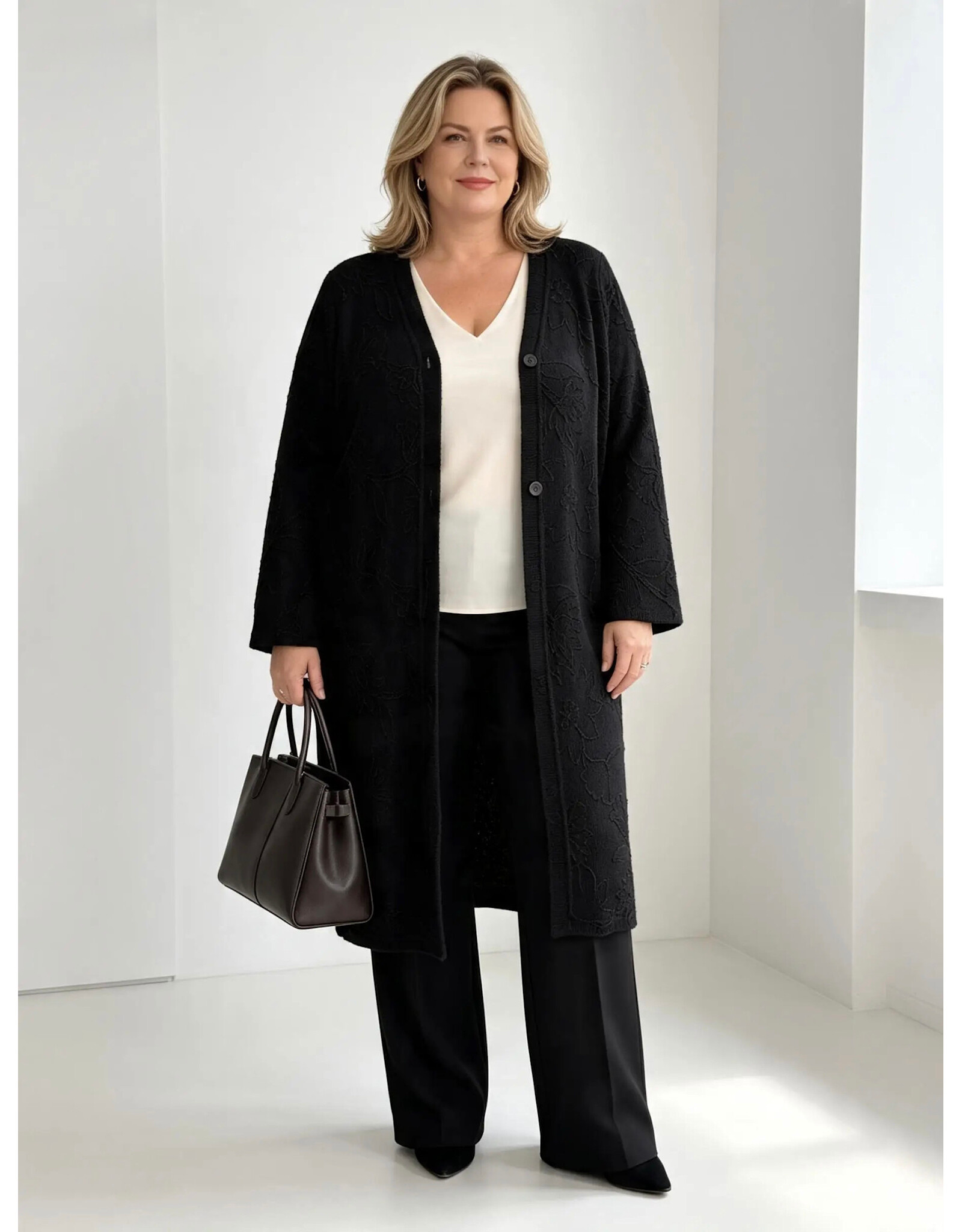 Ophilia Joke 26W  embroderd knit black