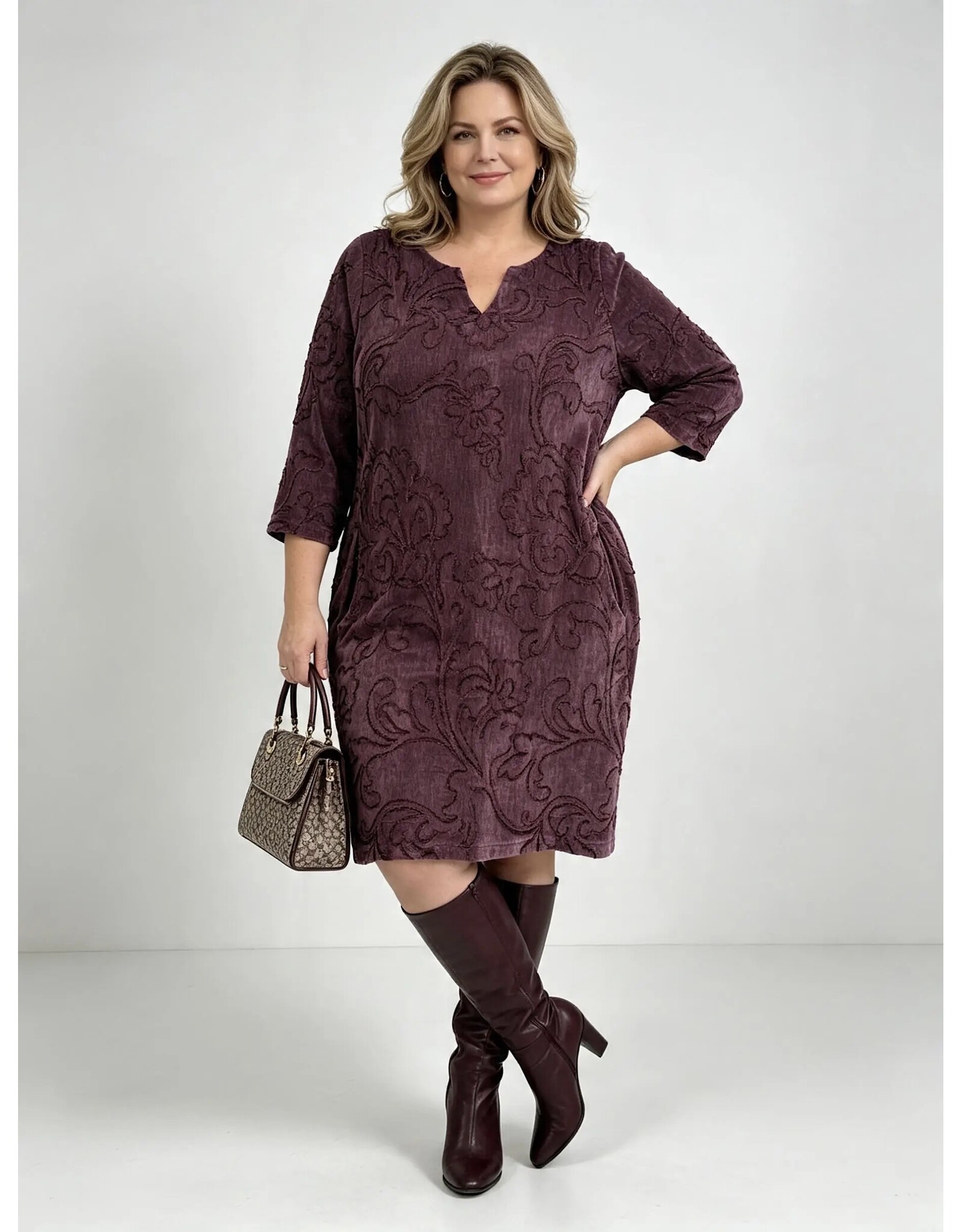 Ophilia Yara 26W  Embroderd stretch velvet plum