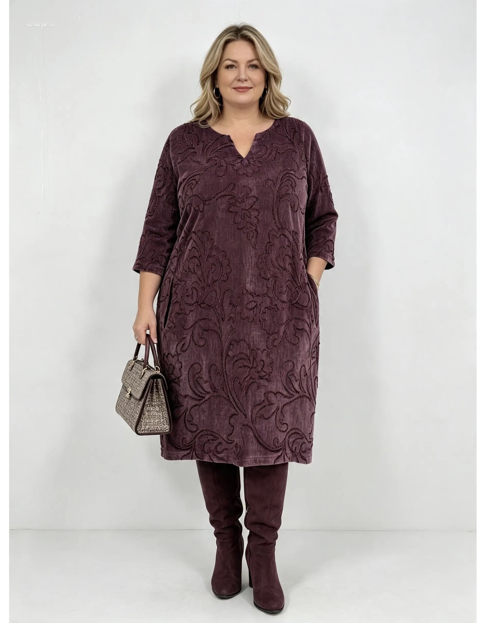 Ophilia Yara 26W  Embroderd stretch velvet plum