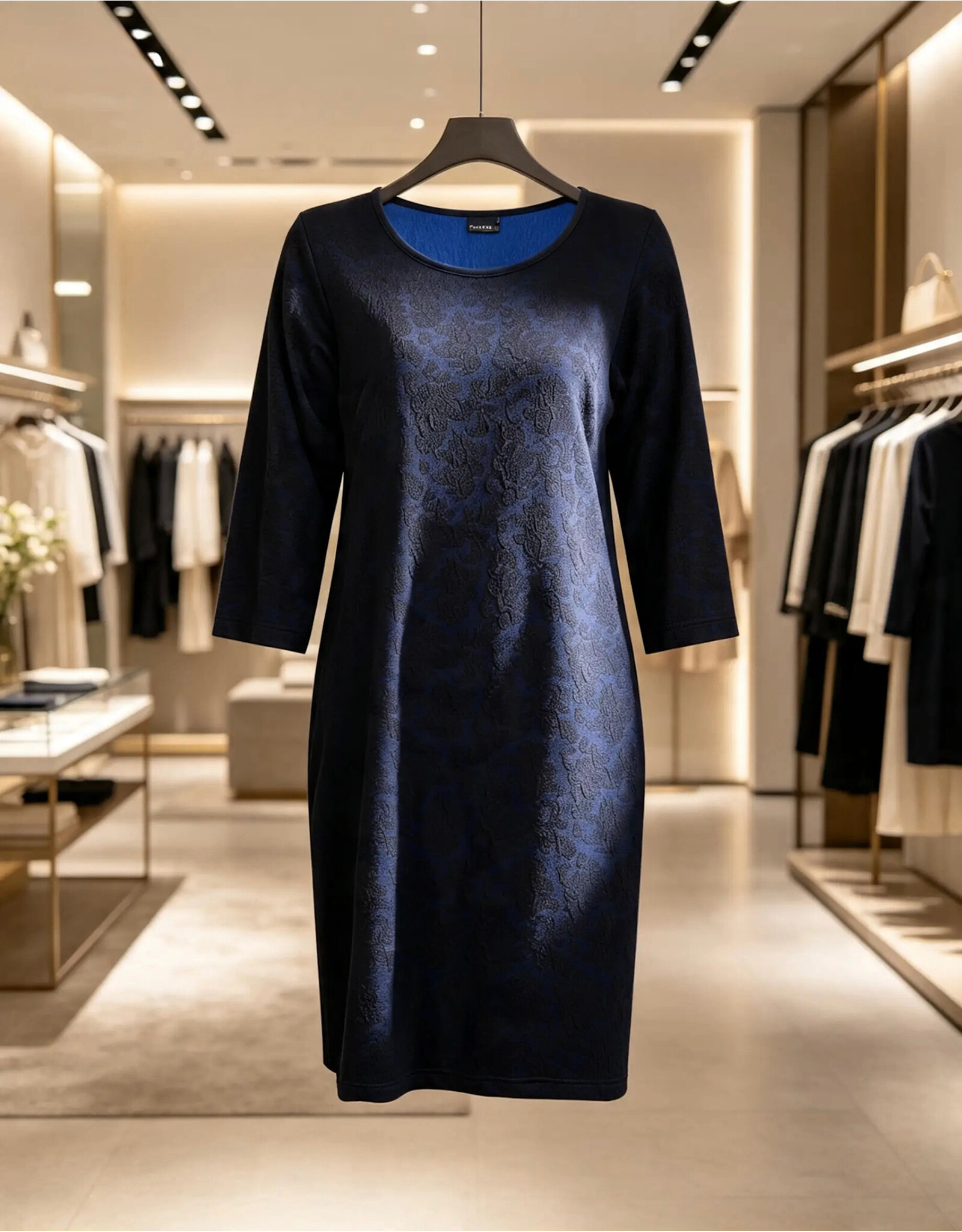 Ophilia Desi  24W  black brocade