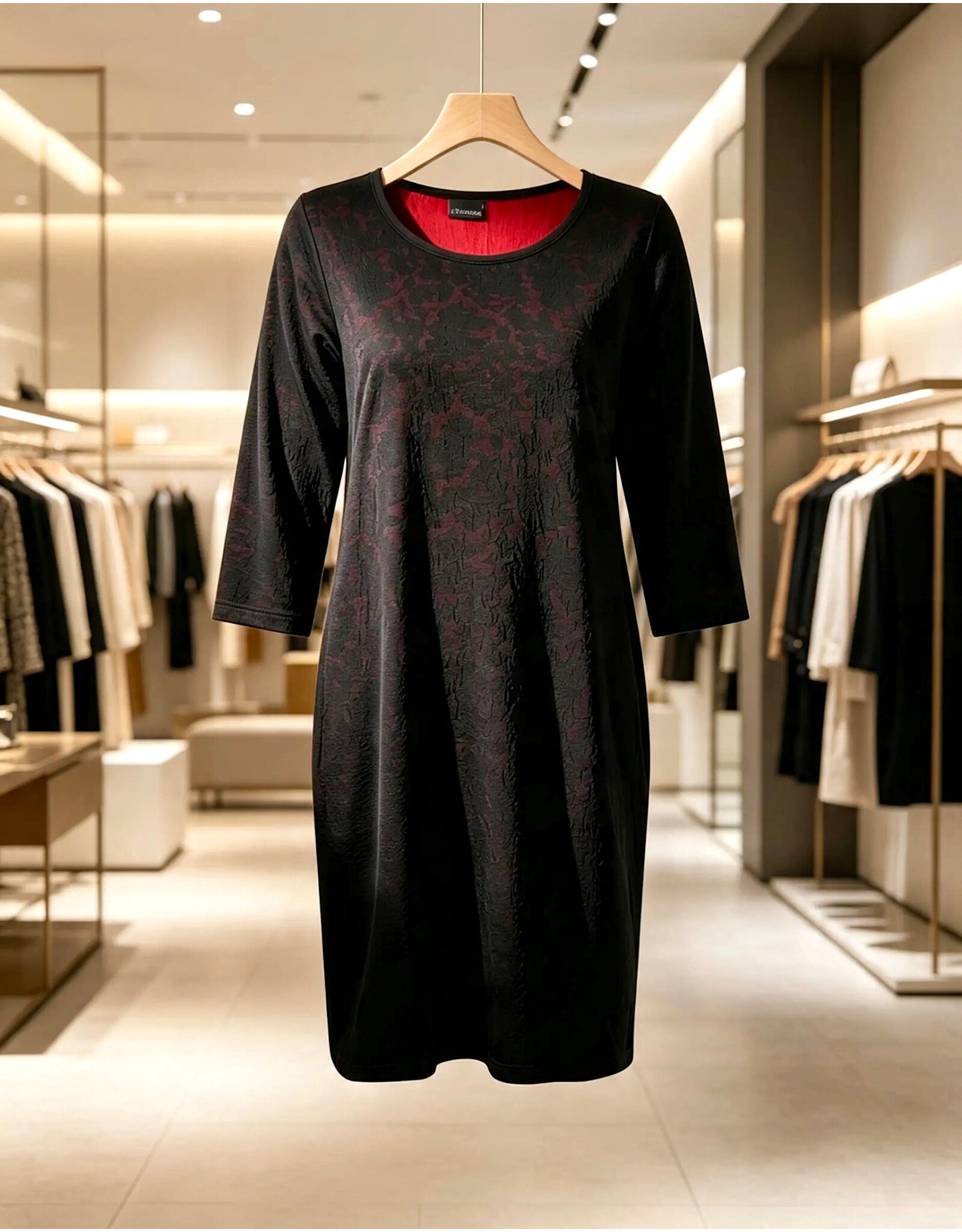 Ophilia Desi  24W  black brocade