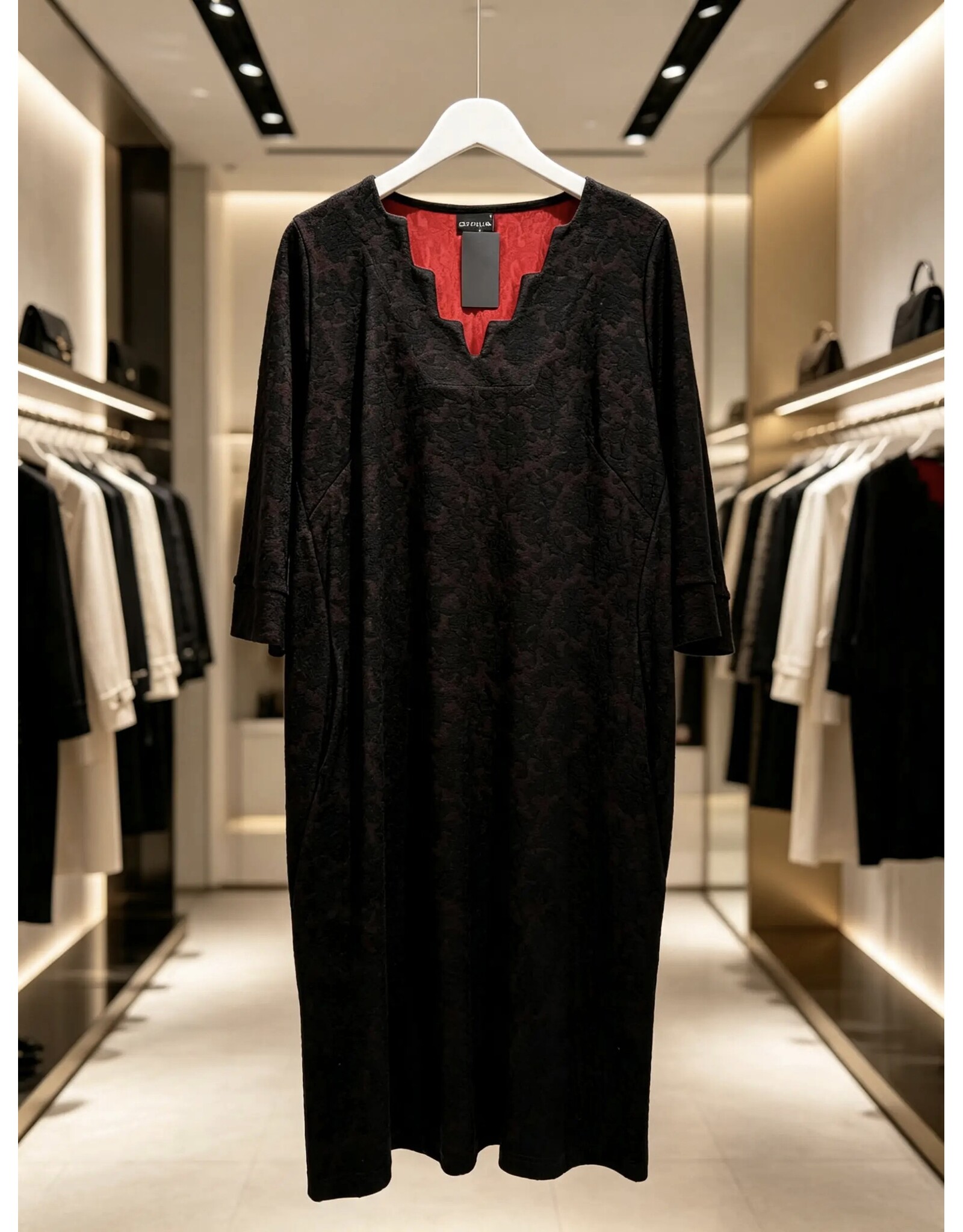 Ophilia Sara 26W jaquard brocade red