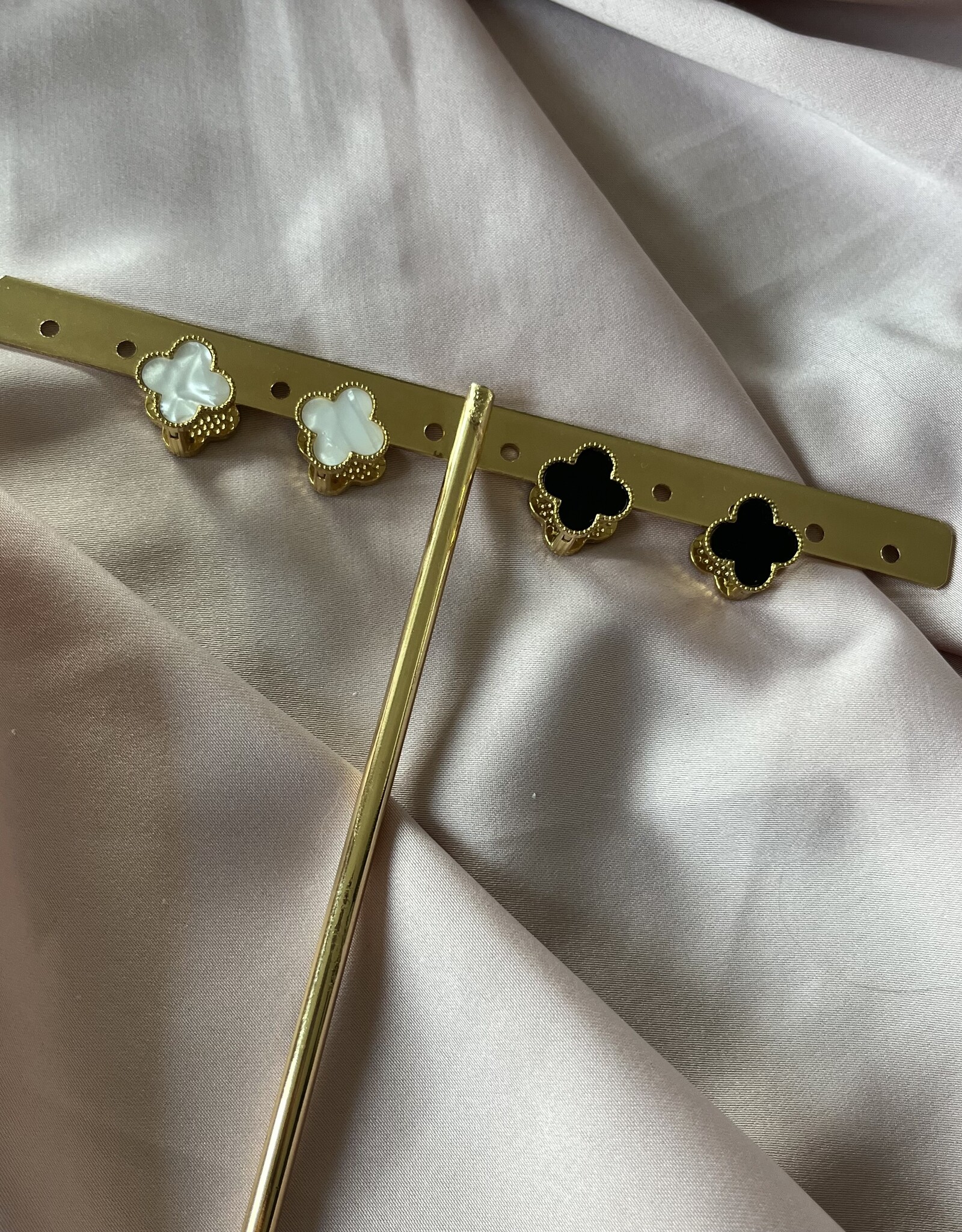 Lucky Klaver Knop Oorbellen Diamonds