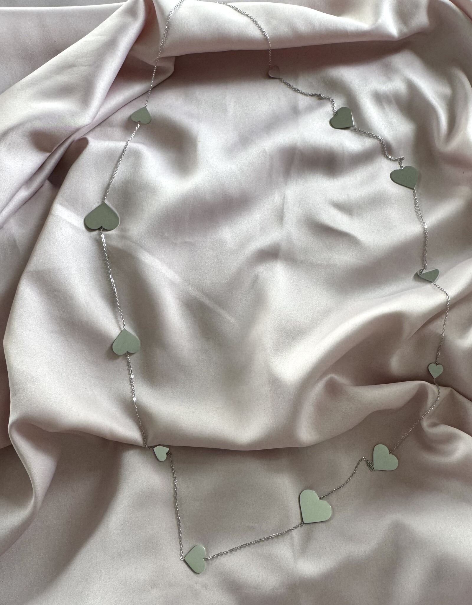Lange Ketting Met Grote En Kleine Hartjes
