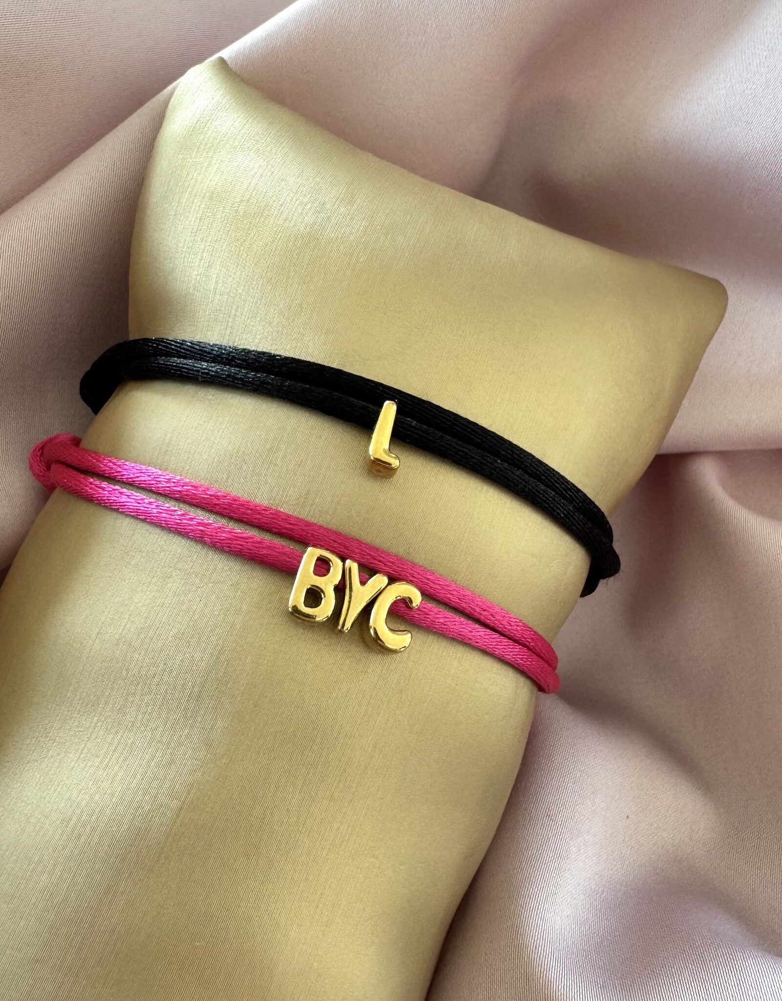 Bubble Letter Armband