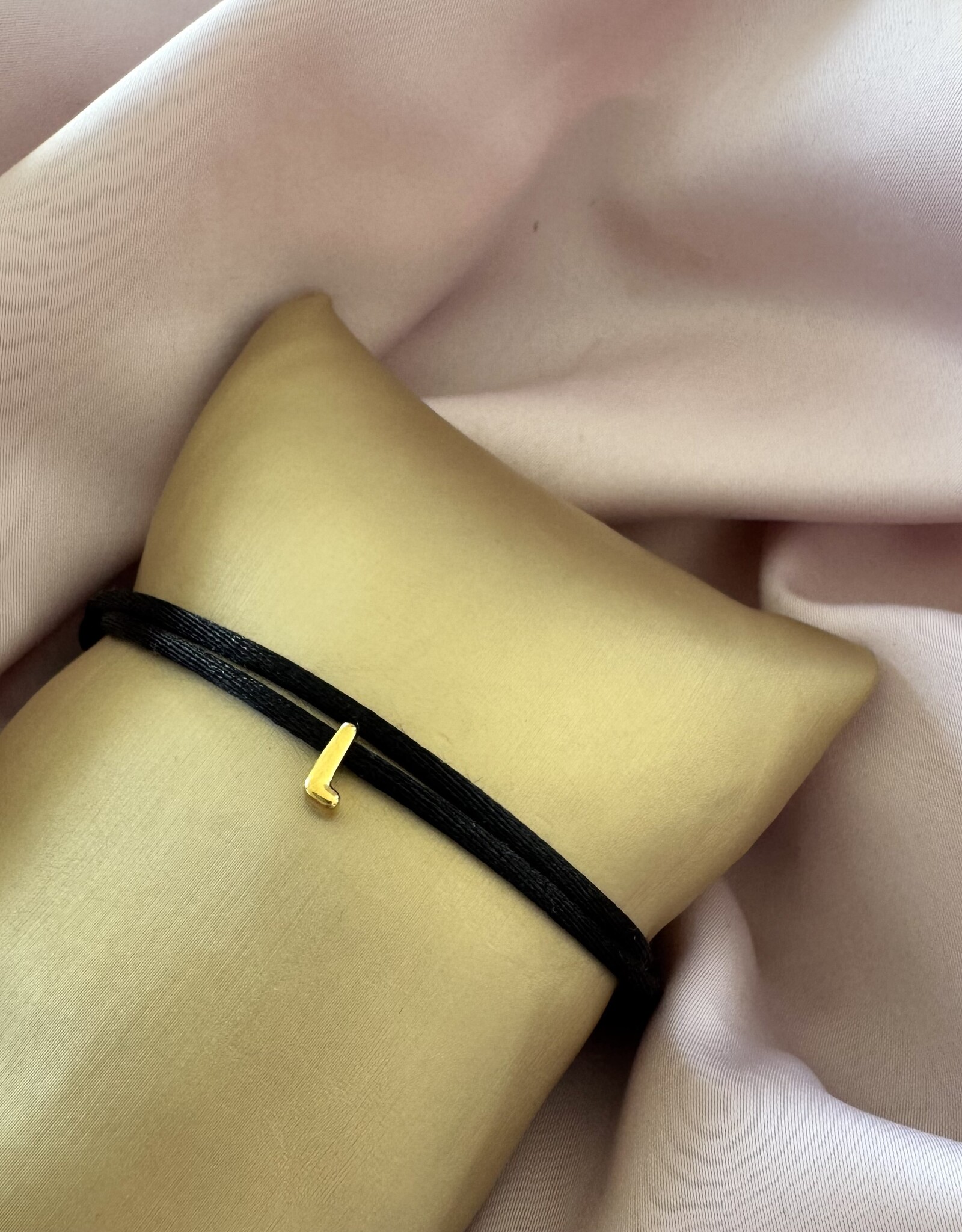 Bubble Letter Armband