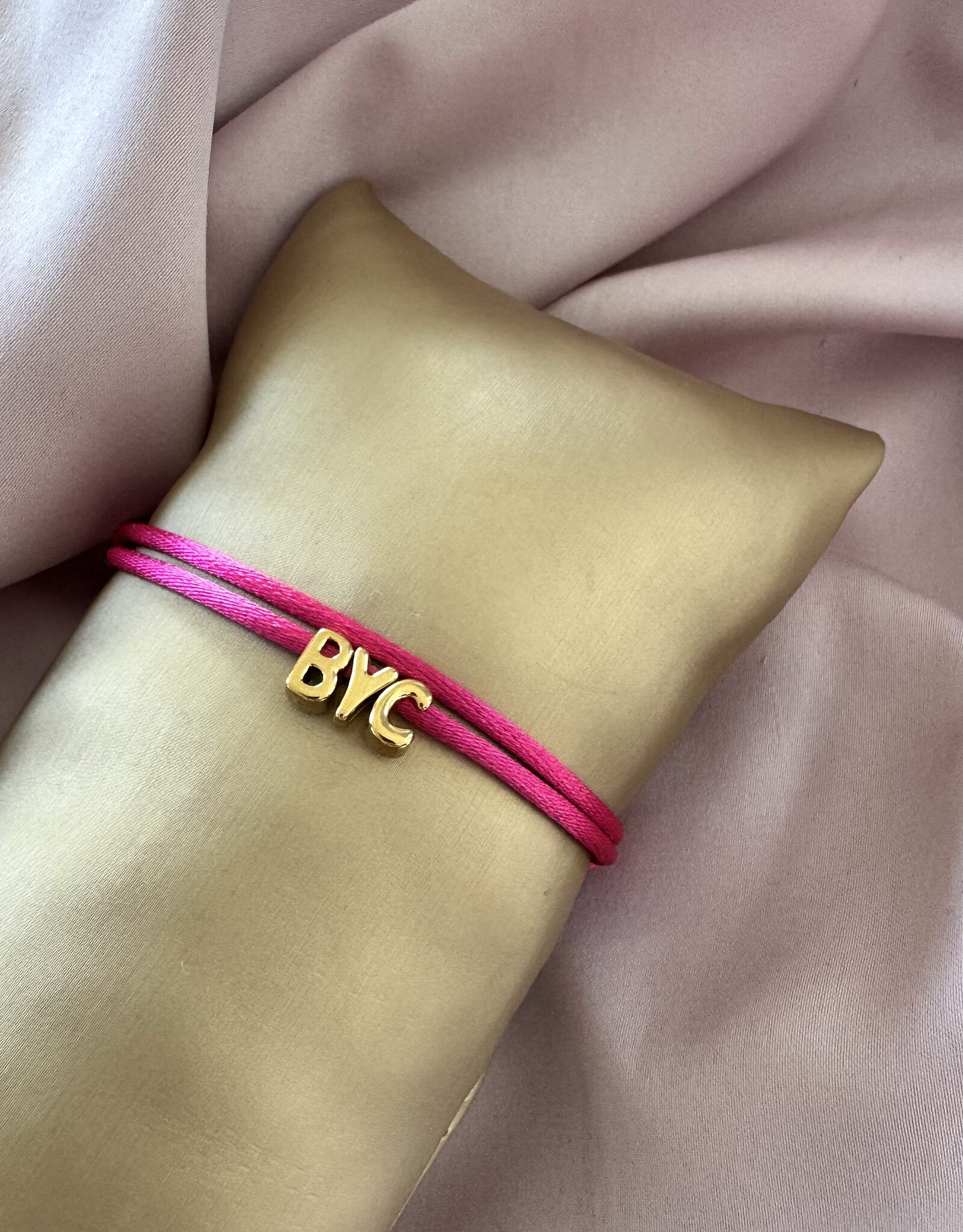Bubble Letter Armband