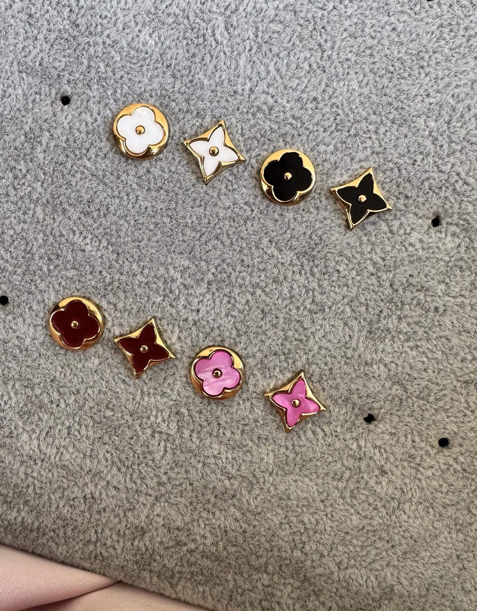 Monogram Oorbellen Gekleurd