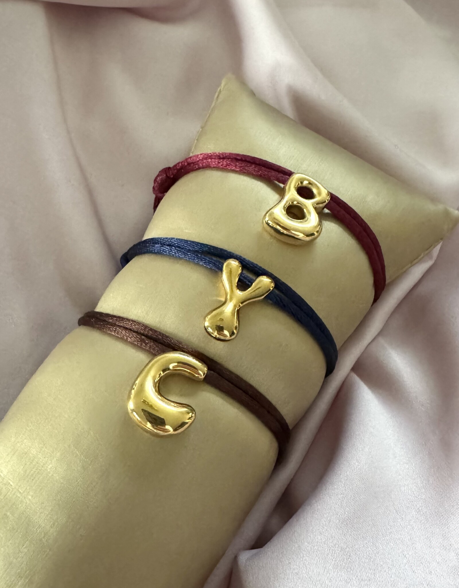 Bubble Letter Armband Groot