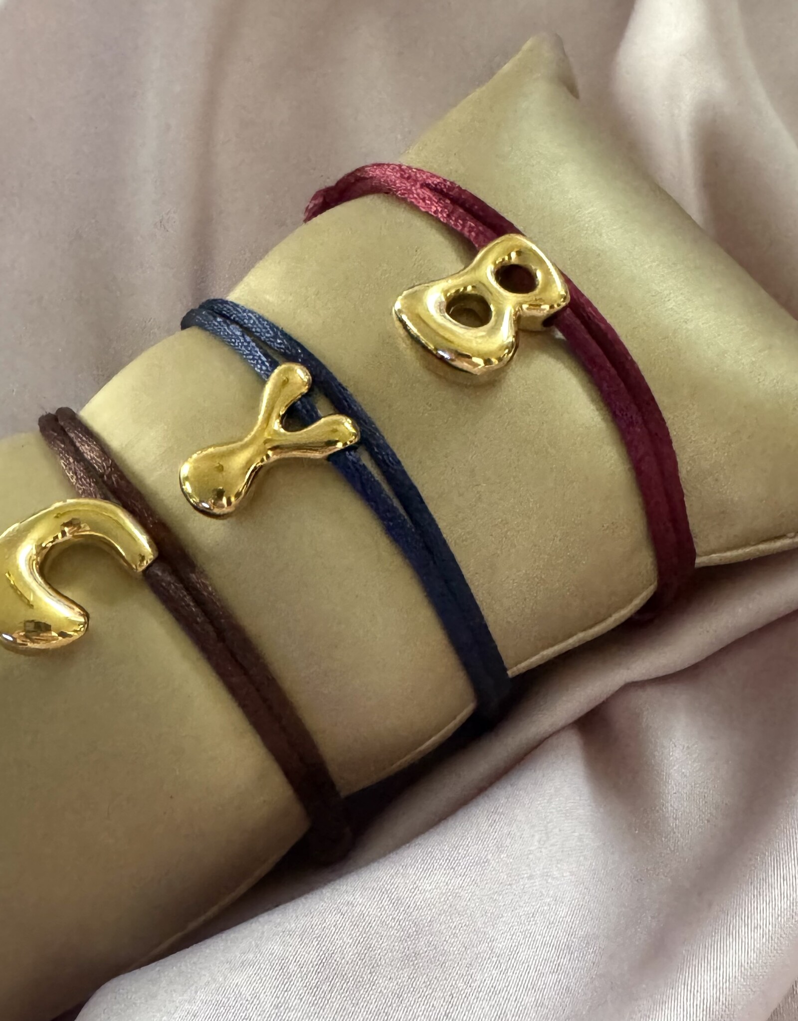 Bubble Letter Armband Groot