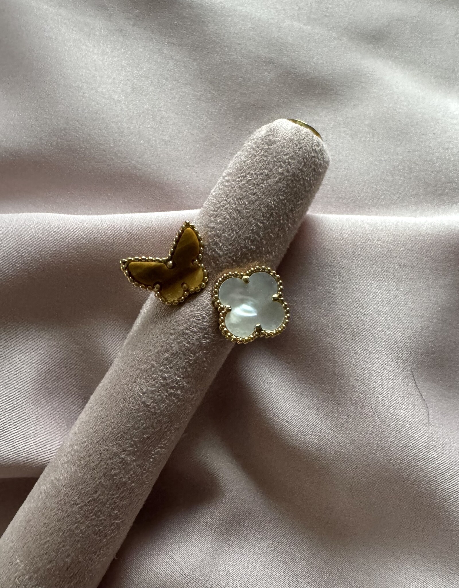 Lucky Ring Met Klaver En Vlinder