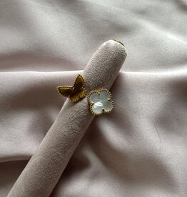 Lucky Ring Met Klaver En Vlinder