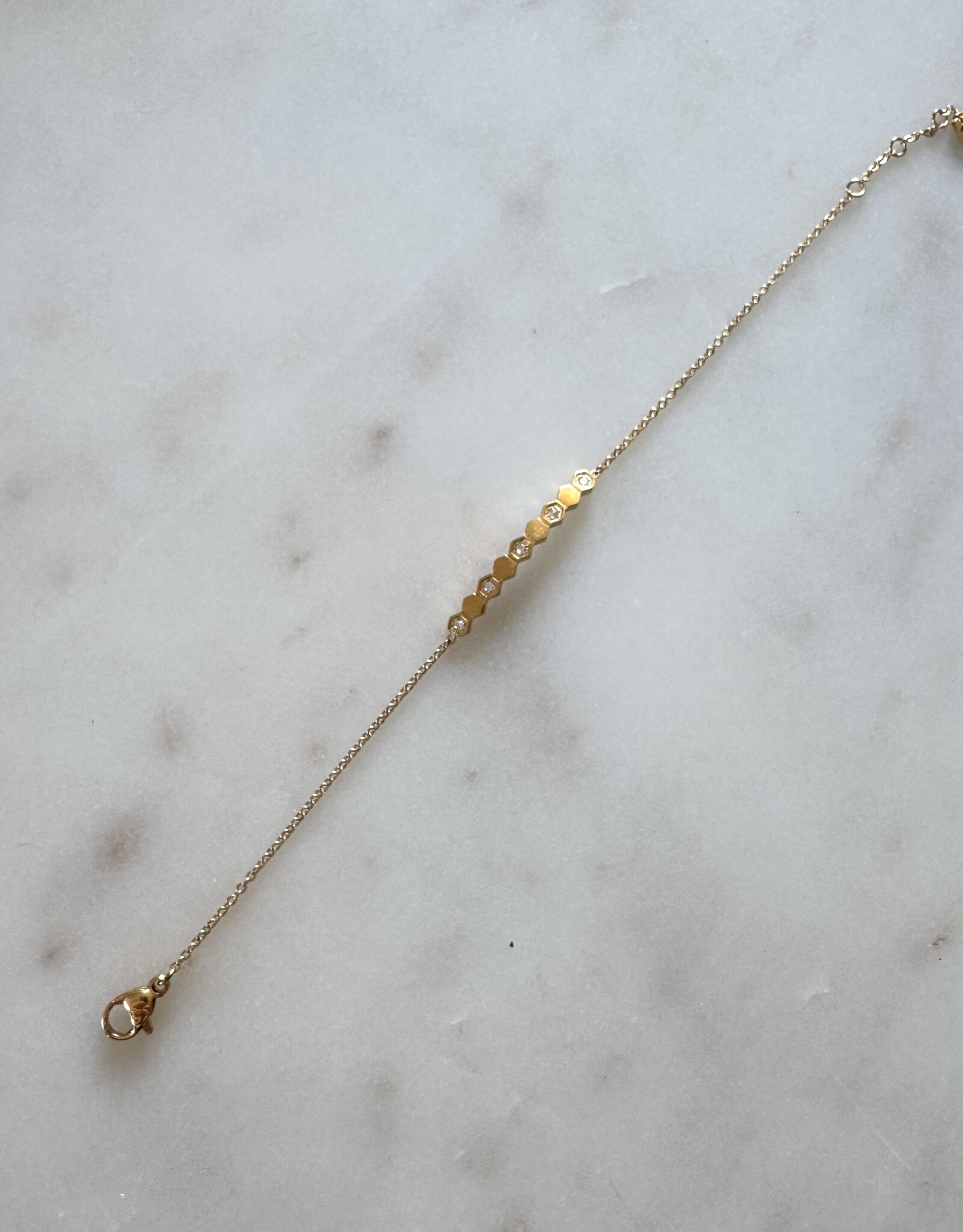 Goud Armbandje Met Steentjes