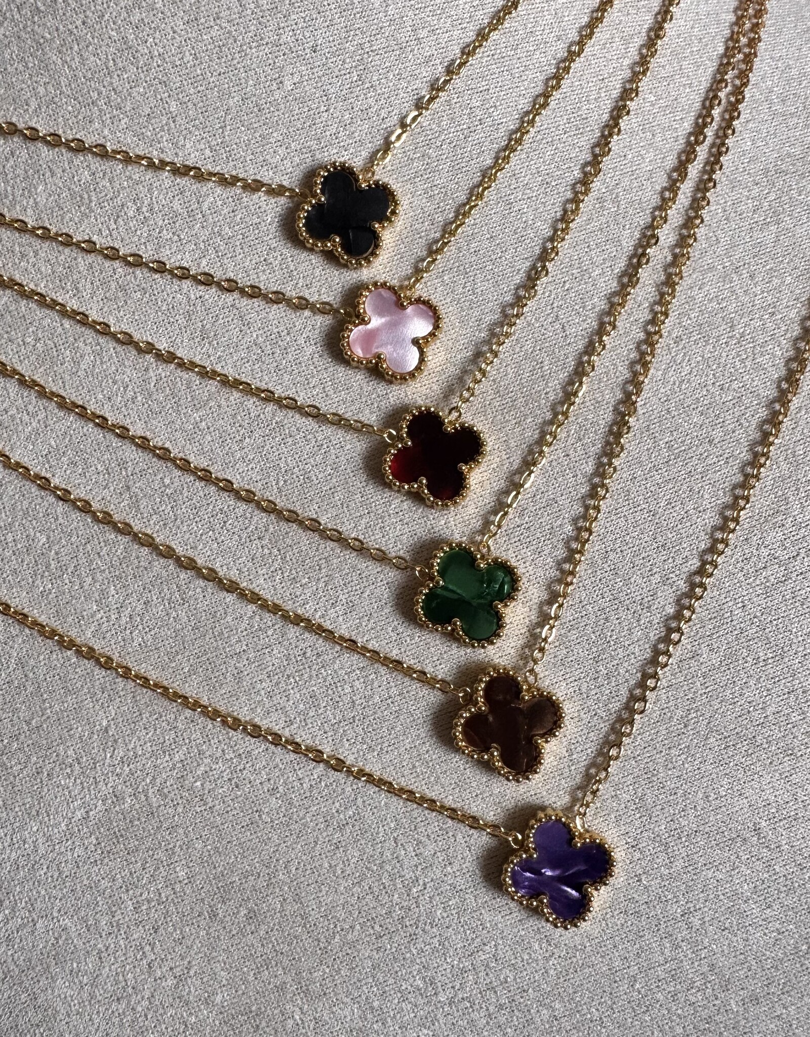 Lucky Klaver Ketting Velvet Look
