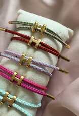 Gekleurde H Armband
