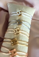 H Armband Met Touwtje