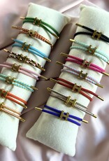 Gekleurde H Armband