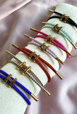 Gekleurde H Armband