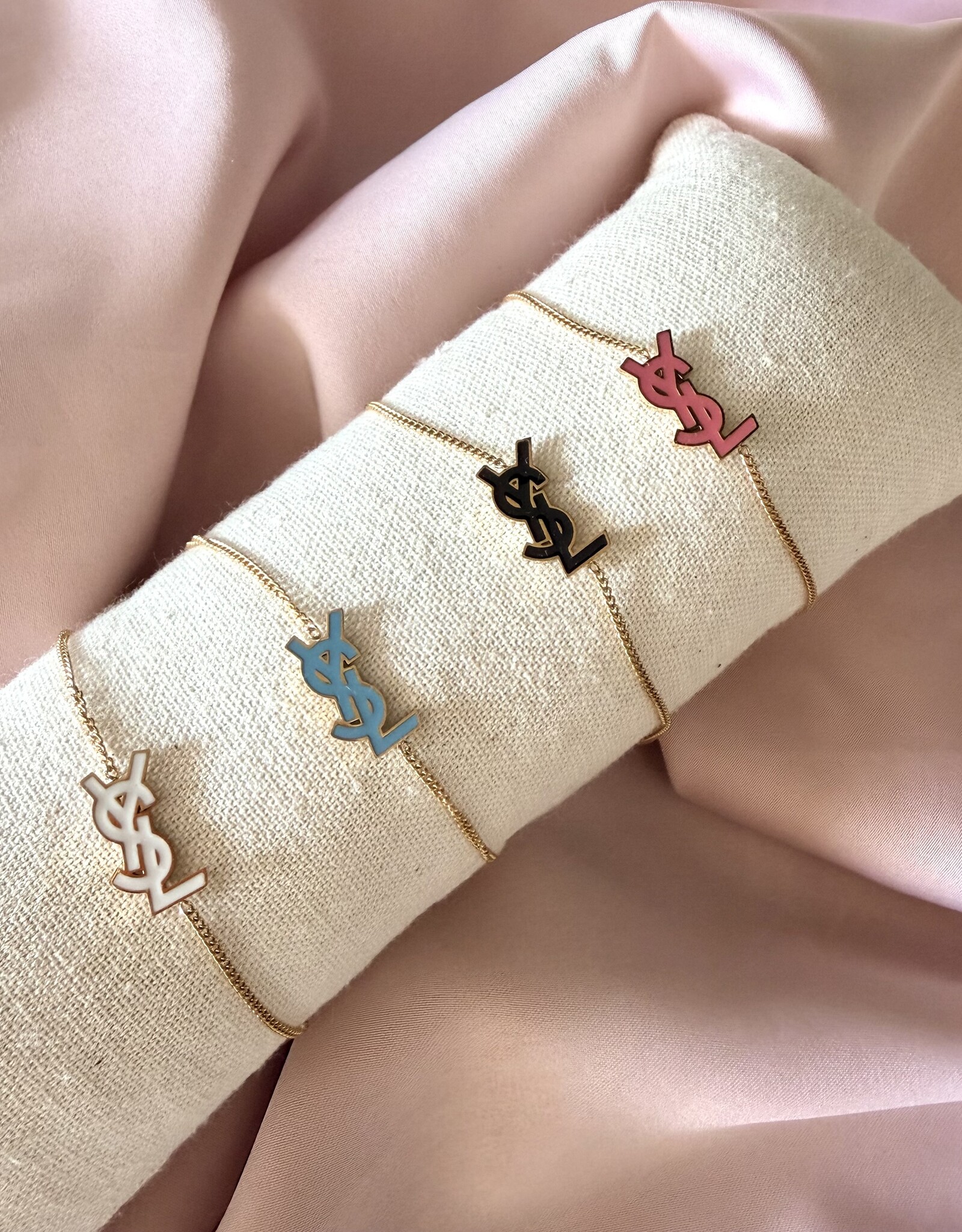 Saint Armband Gekleurd