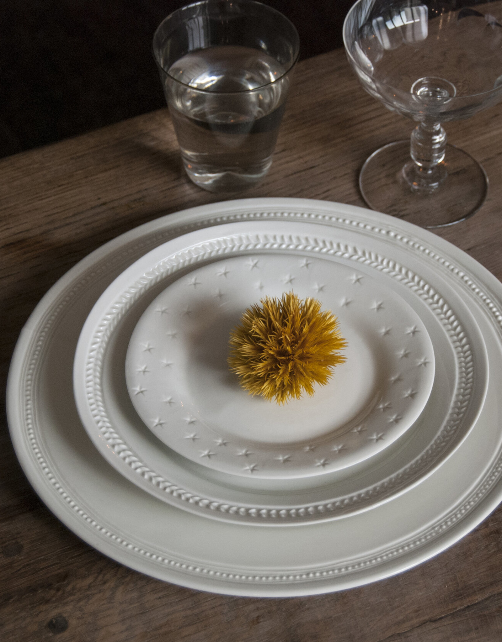 Assiette à dîner Etoile en porcelaine blanche - Alix D. Reynis