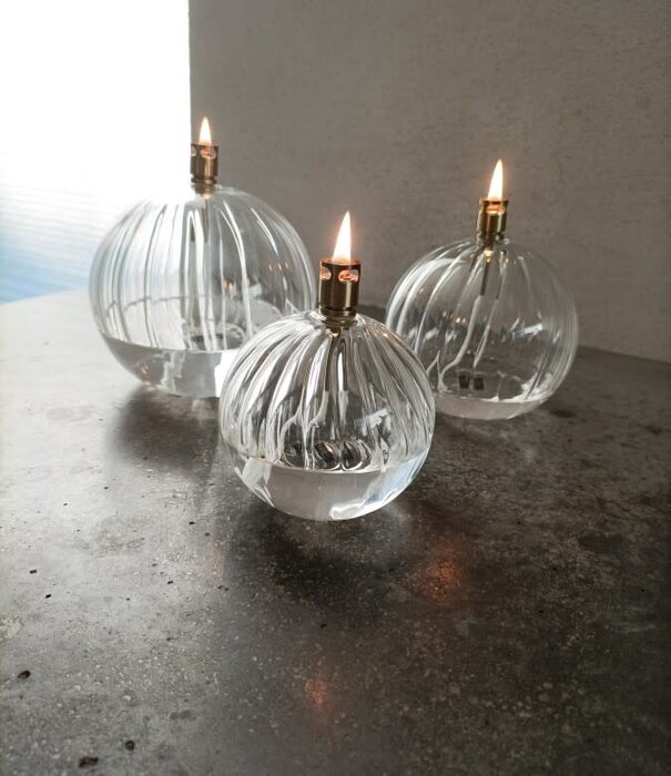 Peri Design PERI DESIGN - Lampe à huile ronde striée L