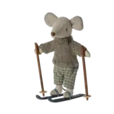 MAILEG -  Souris d'hiver avec set de ski, Grand Frère