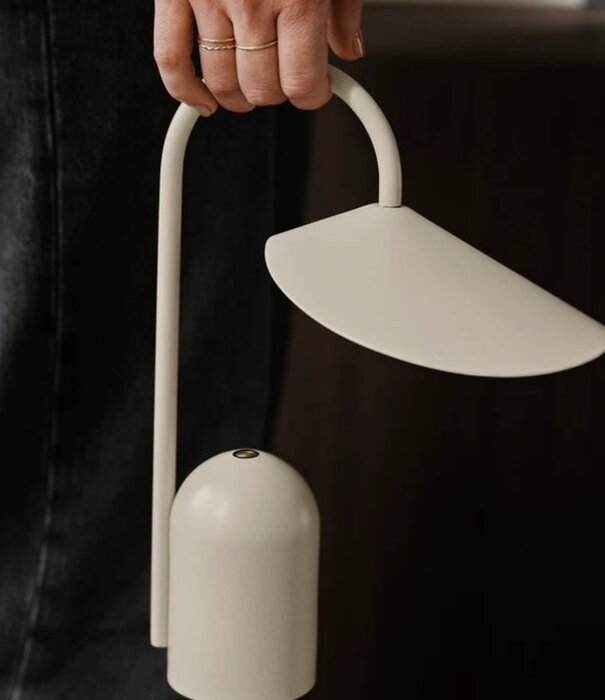 Ferm Living FERM LIVING - Lampe Portable Arum - Cashmere