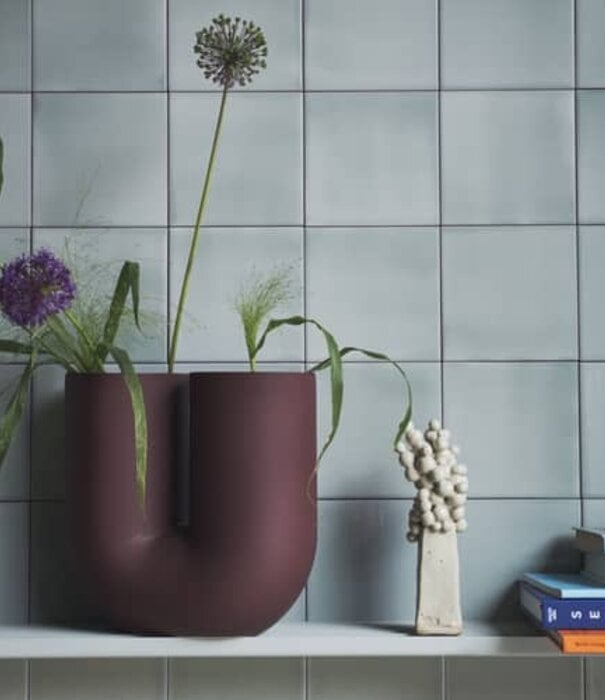Muuto Kink Vase Deep Red