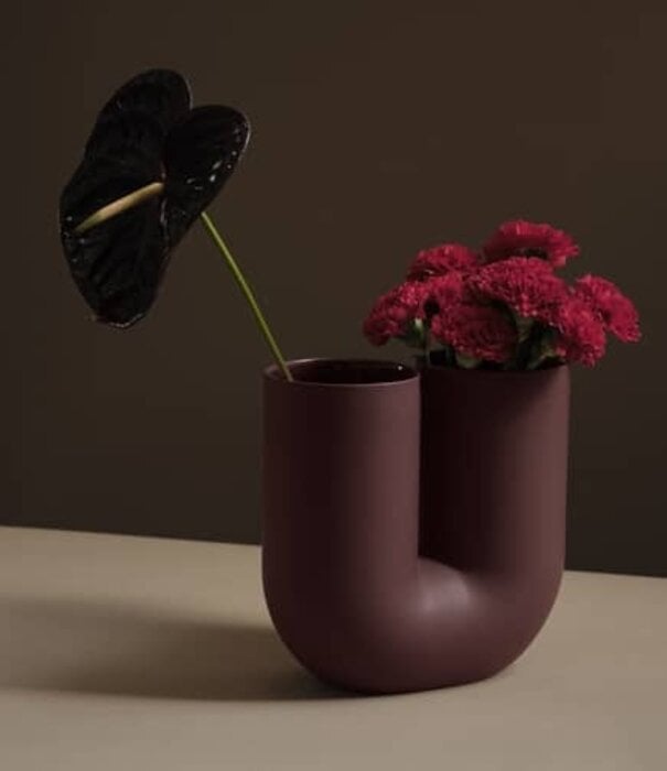 Muuto Kink Vase Deep Red