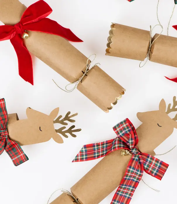 Meri Meri Tartan & Velvet Bow Reindeer No-Snap Crackers (x 6)