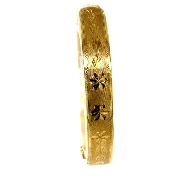 Gold bangle with engraving 14 krt