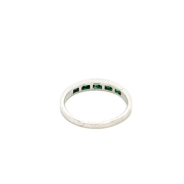 White gold ring with emerald 18 krt
