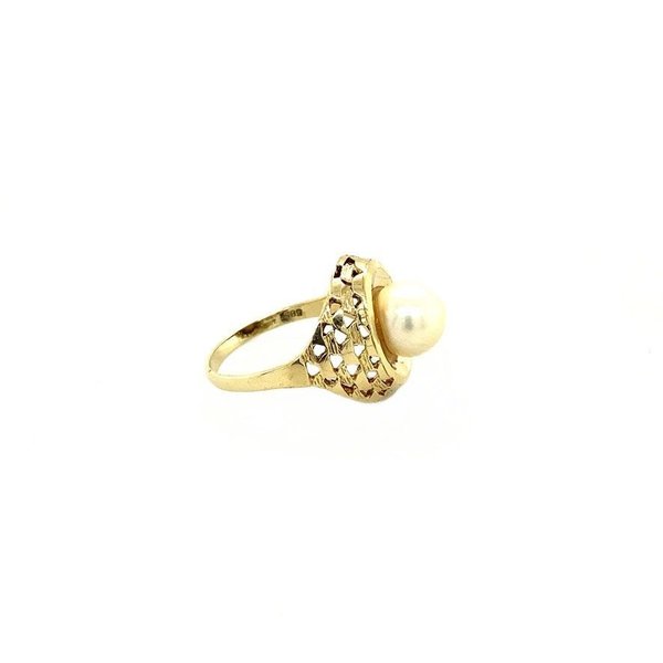 Gold ring with pearl 14 krt