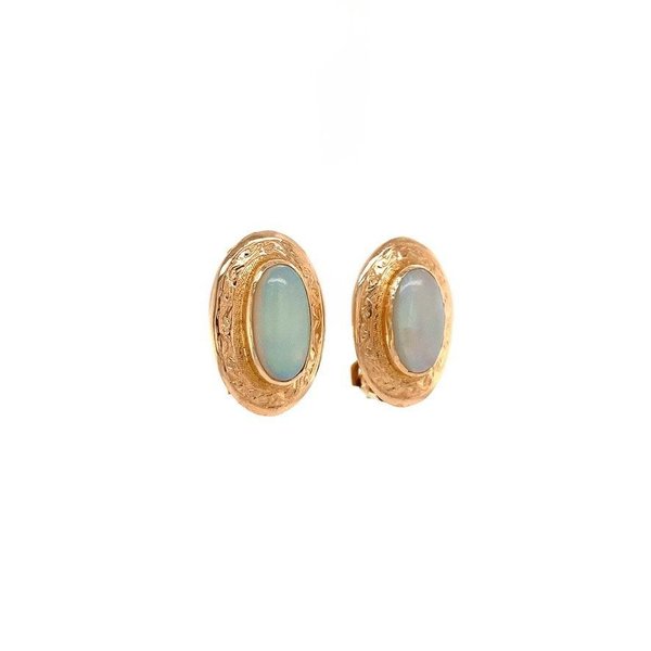 Rose gold ear clips with opal 18 krt
