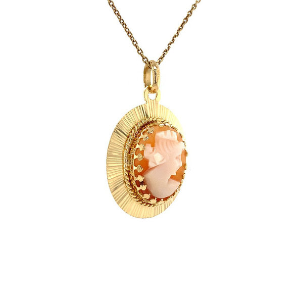 Gold pendant with cameo 18 krt