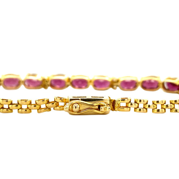 Gouden armband met roze granaat en diamant 14 krt