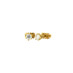 Gold solitaire ear studs with diamond 14 krt