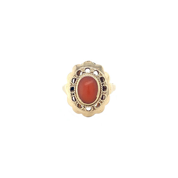 Gold ring with red coral 14 krt