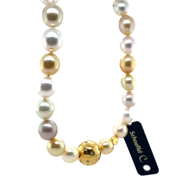 Golden shoe pearl necklace with diamond 18 krt