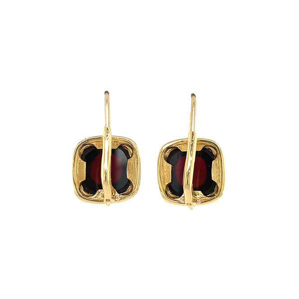 Gold earrings with garnet 14 krt