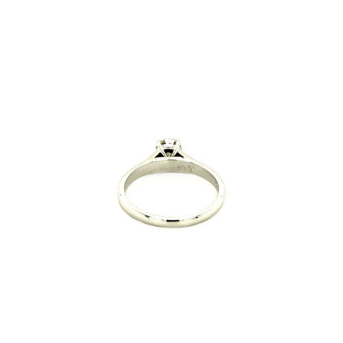 White gold solitaire ring with 0.50 ct diamond. 14 krt