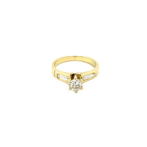 Gold ring with diamond 14 krt