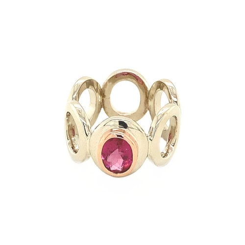 White gold ring with pink tourmaline 14 krt